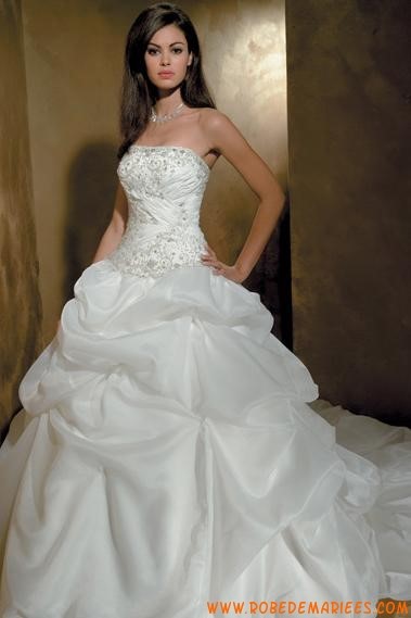 Robe de mariée avec longue traine robe-de-marie-avec-longue-traine-72_9