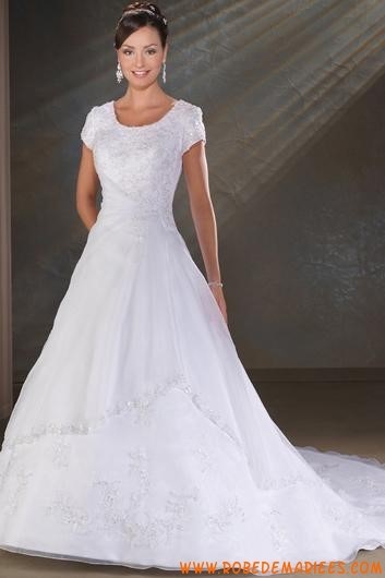 Robe de mariée avec manche courte robe-de-marie-avec-manche-courte-31