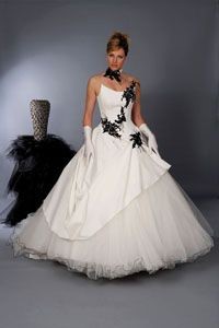 Robe de mariée blanche et noire robe-de-marie-blanche-et-noire-86_16