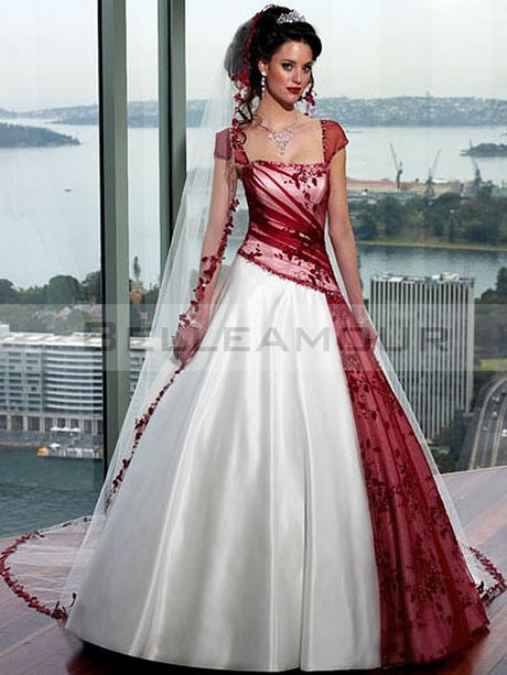 Robe de mariée blanche et rouge