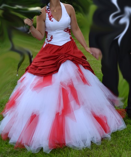 Robe de mariée blanche et rouge robe-de-marie-blanche-et-rouge-24_13