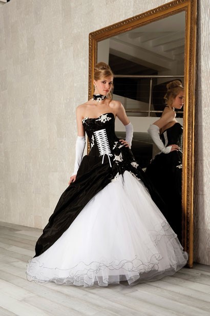 Robe de mariée en noir et blanc robe-de-marie-en-noir-et-blanc-29_7