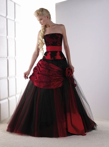 Robe de mariée noire et rouge robe-de-marie-noire-et-rouge-24_10