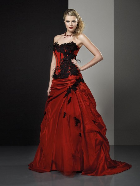 Robe de mariée noire et rouge robe-de-marie-noire-et-rouge-24_18