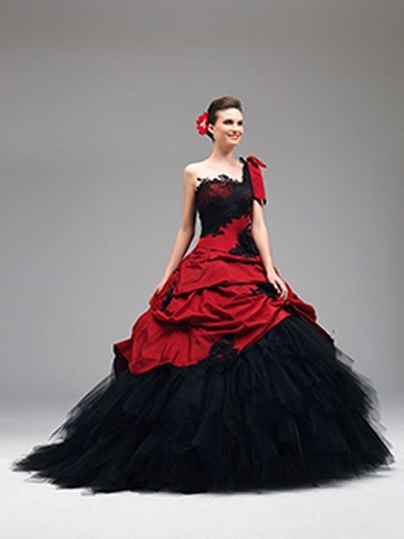 Robe de mariée noire et rouge robe-de-marie-noire-et-rouge-24_4