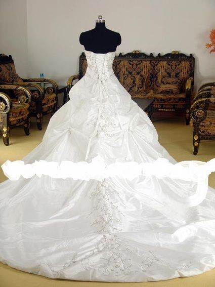 Robes de mariée longue traine robes-de-marie-longue-traine-12_18