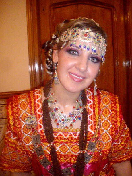 Le Premier prix du concours régional de la plus belle <b>robe Kabyle</b> - belle-robe-kabyle-50_2