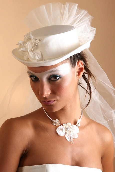Robe de mariée avec chapeau robe-de-marie-avec-chapeau-11_9