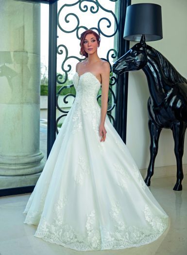 Les plus belles robes de mariées 2022 les-plus-belles-robes-de-mariees-2022-02_7