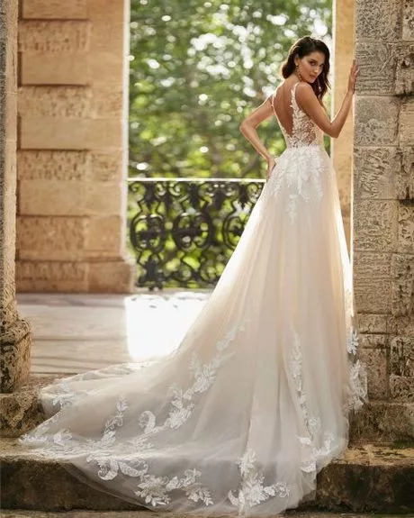 Nouvelle collection de robe de mariée 2024 nouvelle-collection-de-robe-de-mariee-2024-32_14-7
