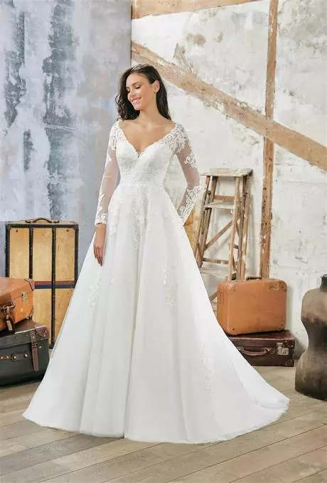 Robe de mariée en dentelle 2024 robe-de-mariee-en-dentelle-2024-23_8-15