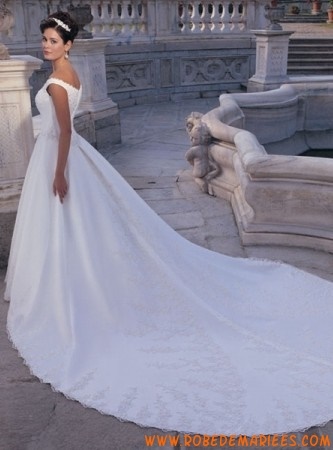 Robe de mariée dentelle avec traine robe-de-marie-dentelle-avec-traine-65_4