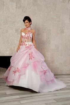 Robe de mariée rose et blanche robe-de-marie-rose-et-blanche-37_13
