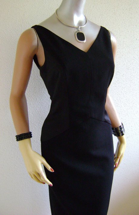 Petite robe noire cintrée petite-robe-noire-cintree-53_13