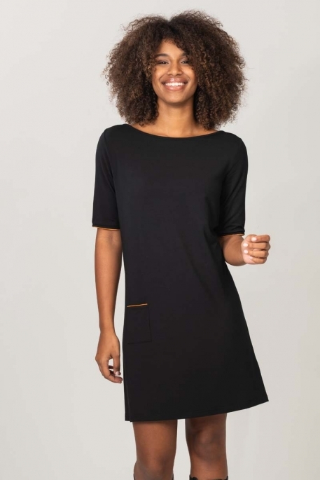 Robe noire courte cintrée robe-noire-courte-cintree-12_10