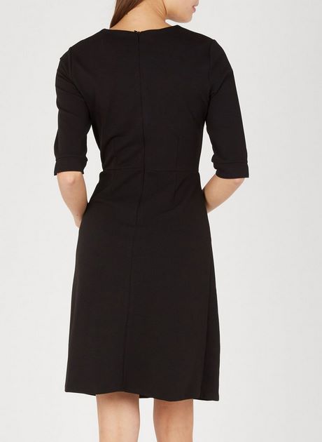 Robe noire courte cintrée robe-noire-courte-cintree-12_8