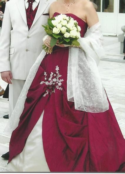 Robe de mariée rouge bordeaux robe-de-mariee-rouge-bordeaux-44