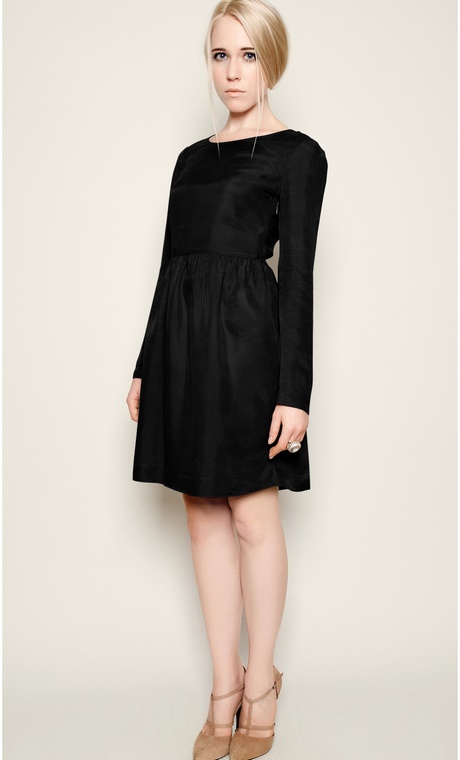 Robe cintrée noire robe-cintre-noire-01_12