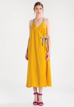 Robe longue jaune moutarde robe-longue-jaune-moutarde-05_16
