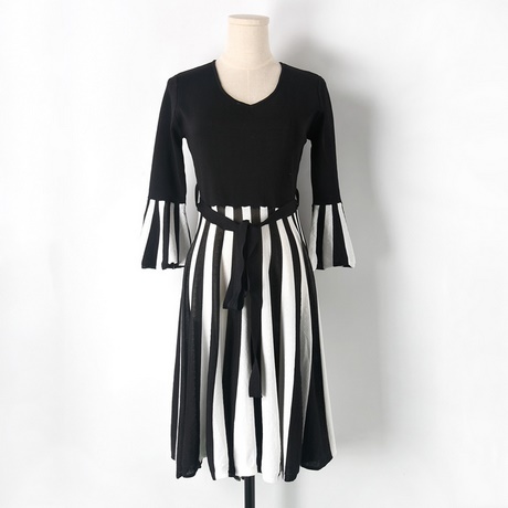 Robe rayée noir et blanc robe-raye-noir-et-blanc-32_16