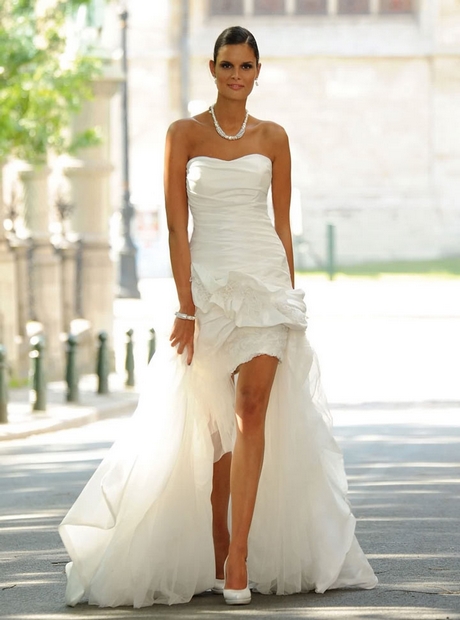 Robes de mariée courte devant et longue derrière robes-de-mariee-courte-devant-et-longue-derriere-15_15