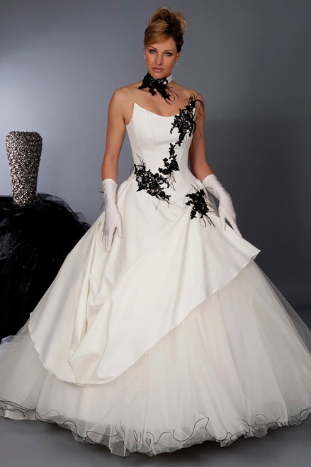 Robe de mariée blanche et noir robe-de-marie-blanche-et-noir-12_12