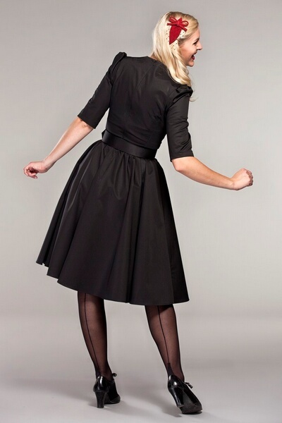 Robe noire style année 50 robe-noire-style-anne-50-01_15