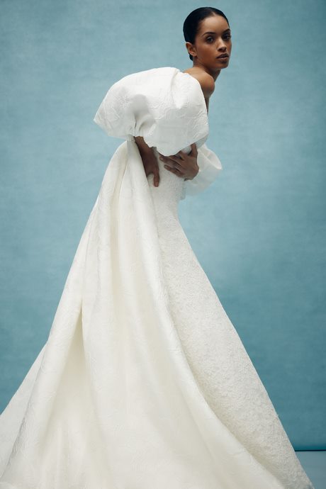 Les plus belles robes de mariées 2023 les-plus-belles-robes-de-mariees-2023-94_10