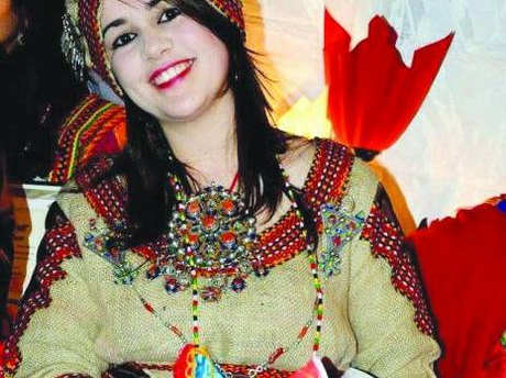 Les robes kabyles modernes 2016 les-robes-kabyles-modernes-2016-81_9