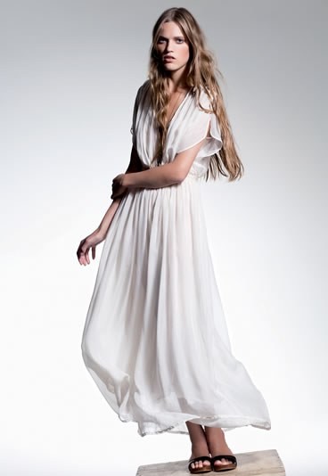 Longue robe blanche ete