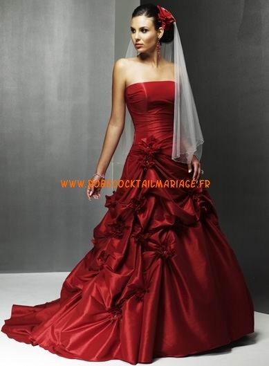 Robe de mariée princesse rouge robe-de-marie-princesse-rouge-36_7
