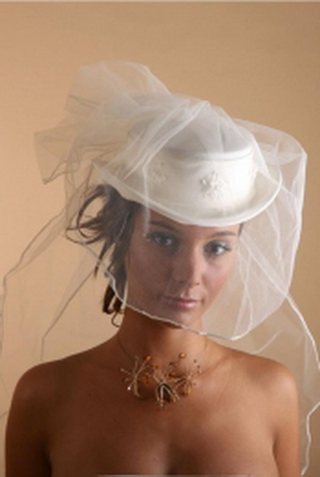 Robe de mariée avec chapeau robe-de-marie-avec-chapeau-11_14