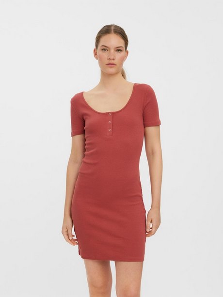 Robe courte moulante rouge robe-courte-moulante-rouge-15_12