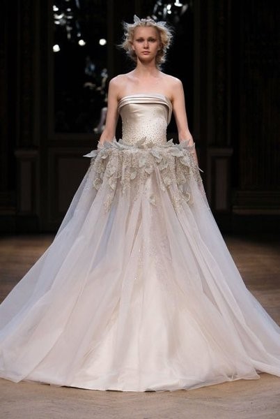 Robes de mariée haute couture robes-de-marie-haute-couture-18_3