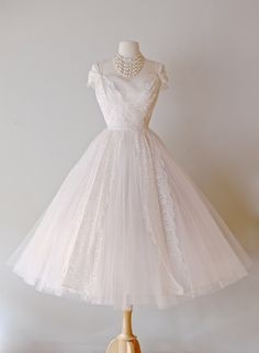 Robe de mariée des années 50 robe-de-marie-des-annes-50-55_13