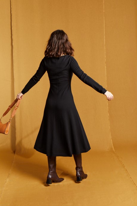Robe noire laine manches longues robe-noire-laine-manches-longues-51_14