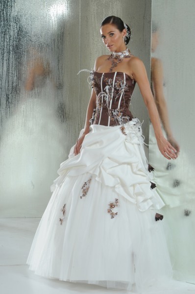 Robe de mariée marron et blanche robe-de-mariee-marron-et-blanche-27_4