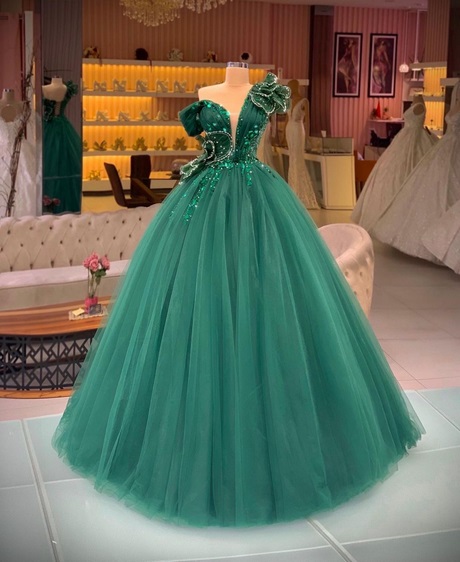 Model robe soiree 2023
