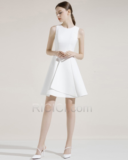 Robe blanche courte simple