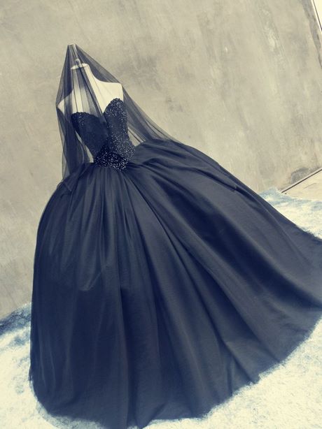 Robe de mariée noire pas cher