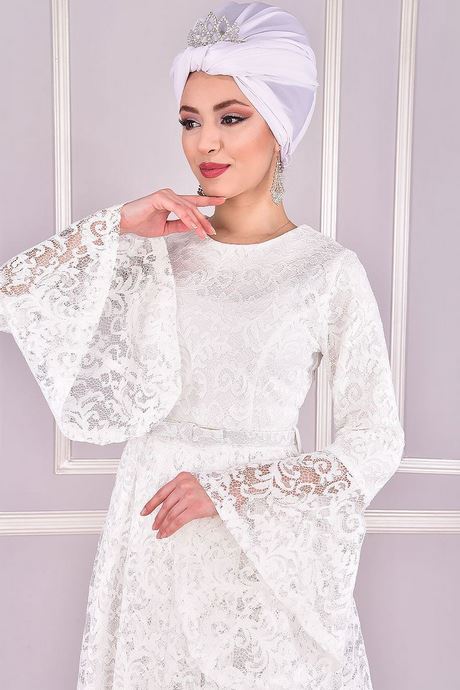 Robe dentelle blanche manches longues