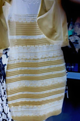 Robe bleue et noire ou blanche et doree robe-bleue-et-noire-ou-blanche-et-doree-20_2