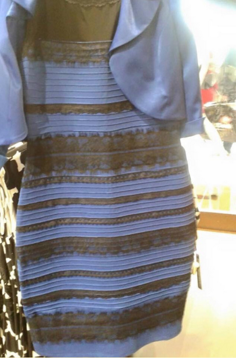 Robe bleue et noire ou blanche et doree robe-bleue-et-noire-ou-blanche-et-doree-20_3