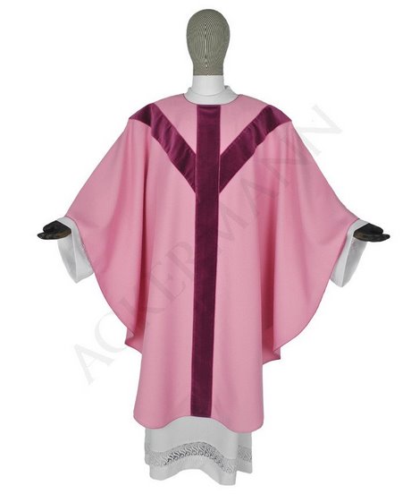 Robe chasuble definition robe-chasuble-definition-01_2