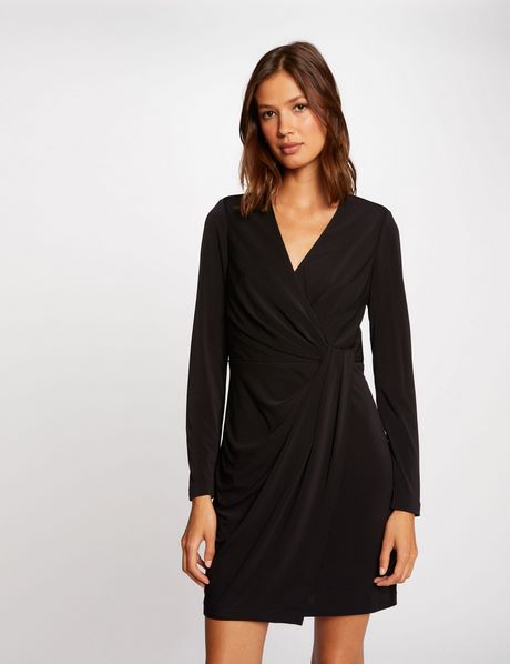 Robe noire droite avec manche robe-noire-droite-avec-manche-55_4
