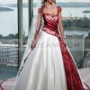 Robe de mariée rouge et blanche