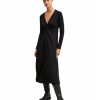 Robe noire manches longues col v